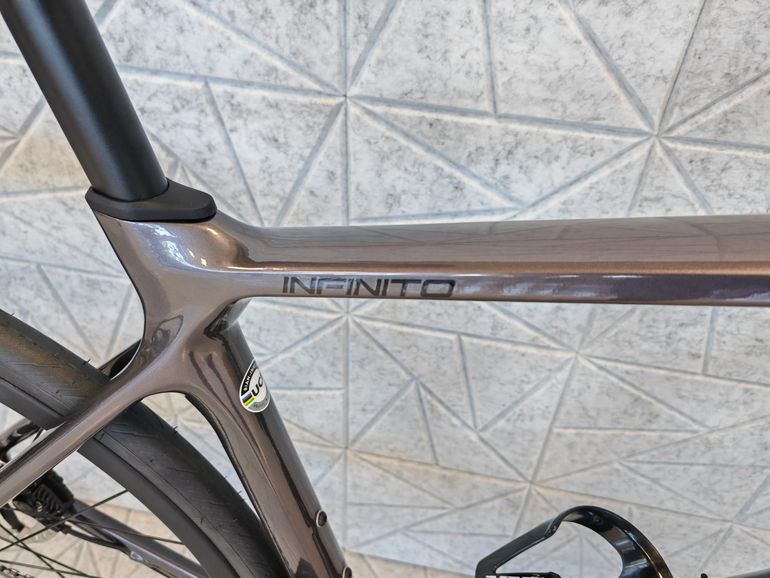 Bianchi Infinito Icr Thirty Carbon 2026 usata — dettaglio
