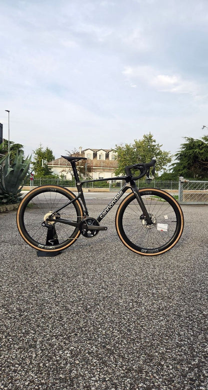 Cannondale Supersix Evo 2027 usata — vista laterale