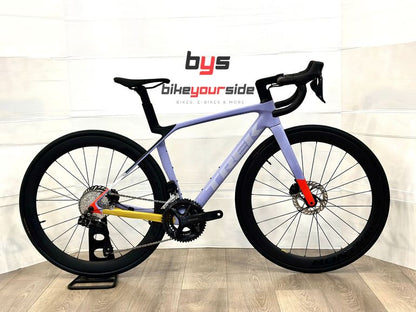 Trek Madone Sl 6 2027 usata — vista laterale