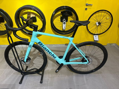 Bianchi Infinito — gruppo Shimano Ultegra Di2, taglia 55