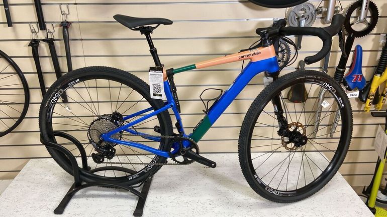 Cannondale Topstone Carbon 2 Lefty 2024 usata — vista laterale