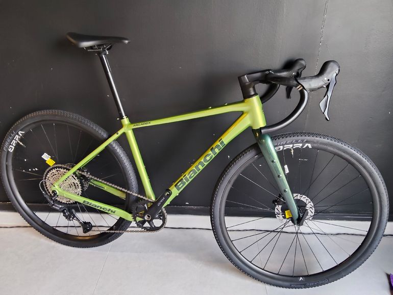 Bianchi Arcadex Al 610 2026 usata — vista laterale