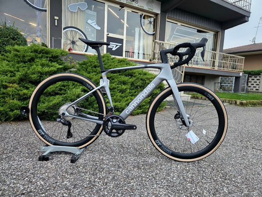 Cannondale Synapse Crb2 2026 usata — vista laterale