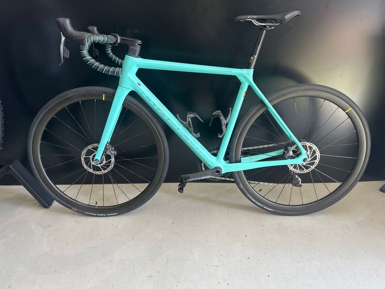 Bianchi Specialissima — gruppo SRAM Force eTap AXS, taglia 55 cm