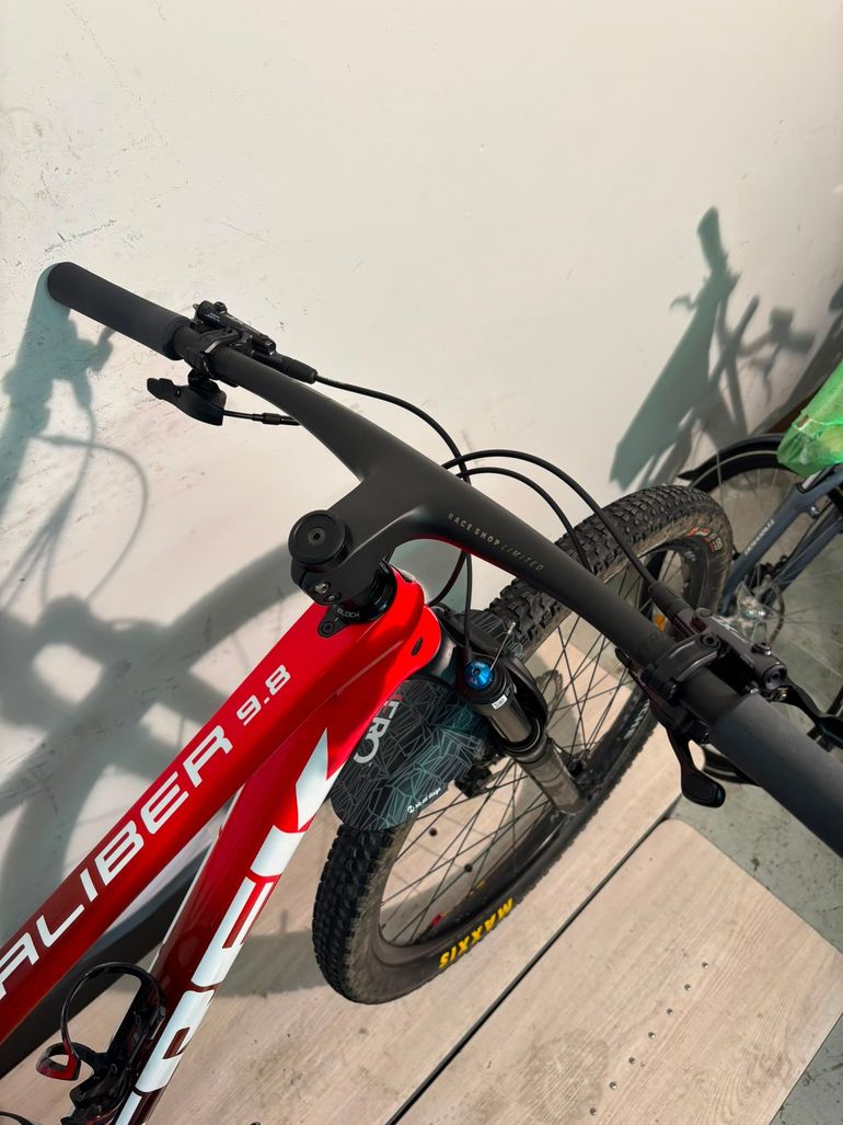 Trek Procaliber 9.8 2023 usata — dettaglio