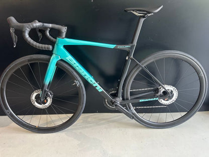 Bianchi Specialissima Comp — gruppo Shimano Ultegra Di2, taglia 53