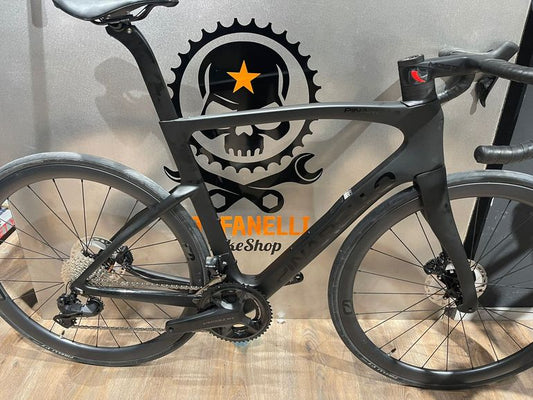 Pinarello F7 2024 usata — vista laterale