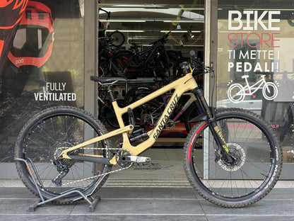Santa Cruz Nomad S 2022 usata — vista laterale