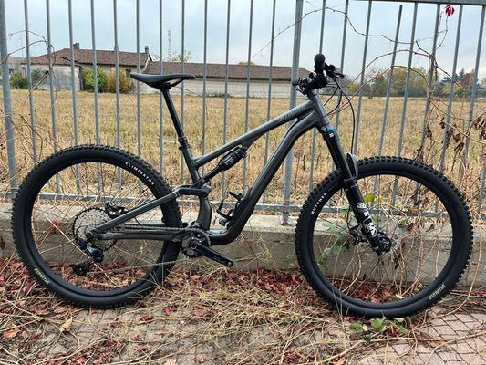 Specialized Stumpjumper 15 Comp Alloy 2025 usata — vista laterale