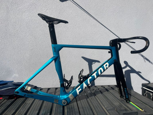 Factor One 2023 usata — vista laterale
