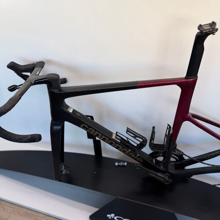 Cannondale Supersix Evo 2025 usata — vista laterale