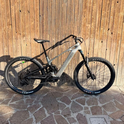 Mondraker Crafty R 2026 usata — vista laterale
