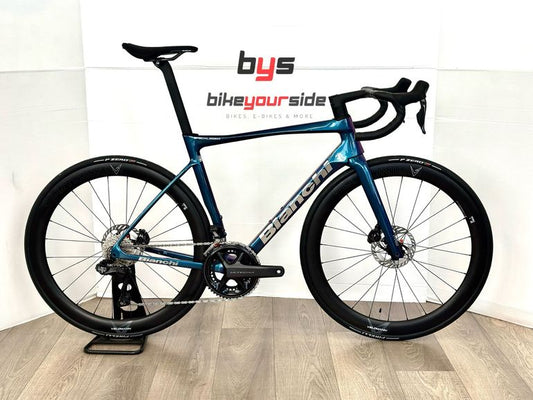 Bianchi Specialissima Pro 2025 usata — vista laterale