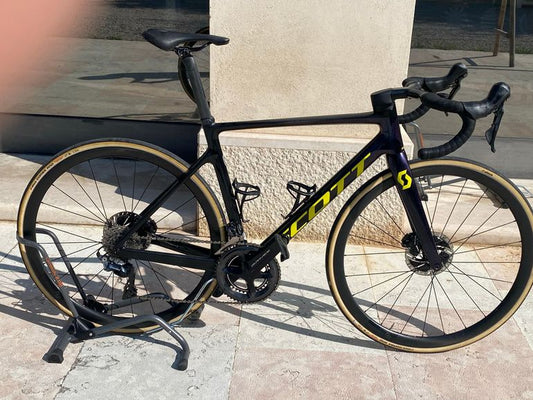 Scott Addict Rc 2021 usata — vista laterale