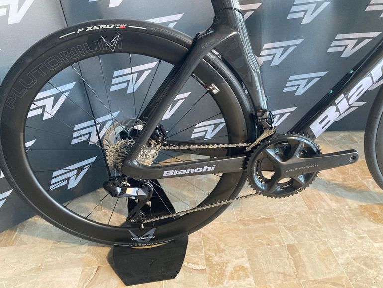 Bianchi Oltre Pro — gruppo Shimano Ultegra Di2, taglia 55