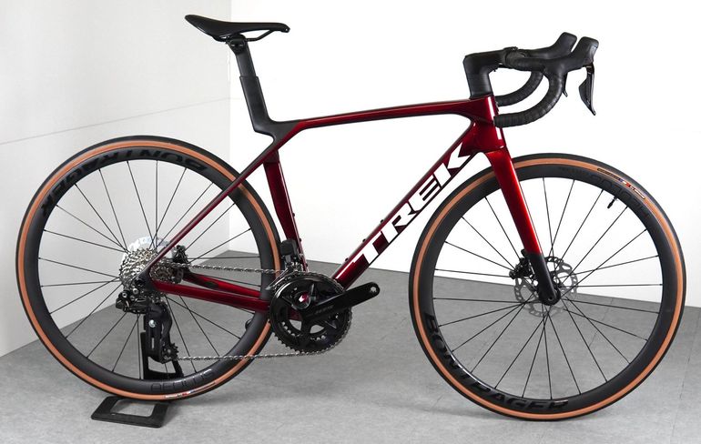 Trek Madone Sl 6 Gen 8 2025 usata — vista laterale