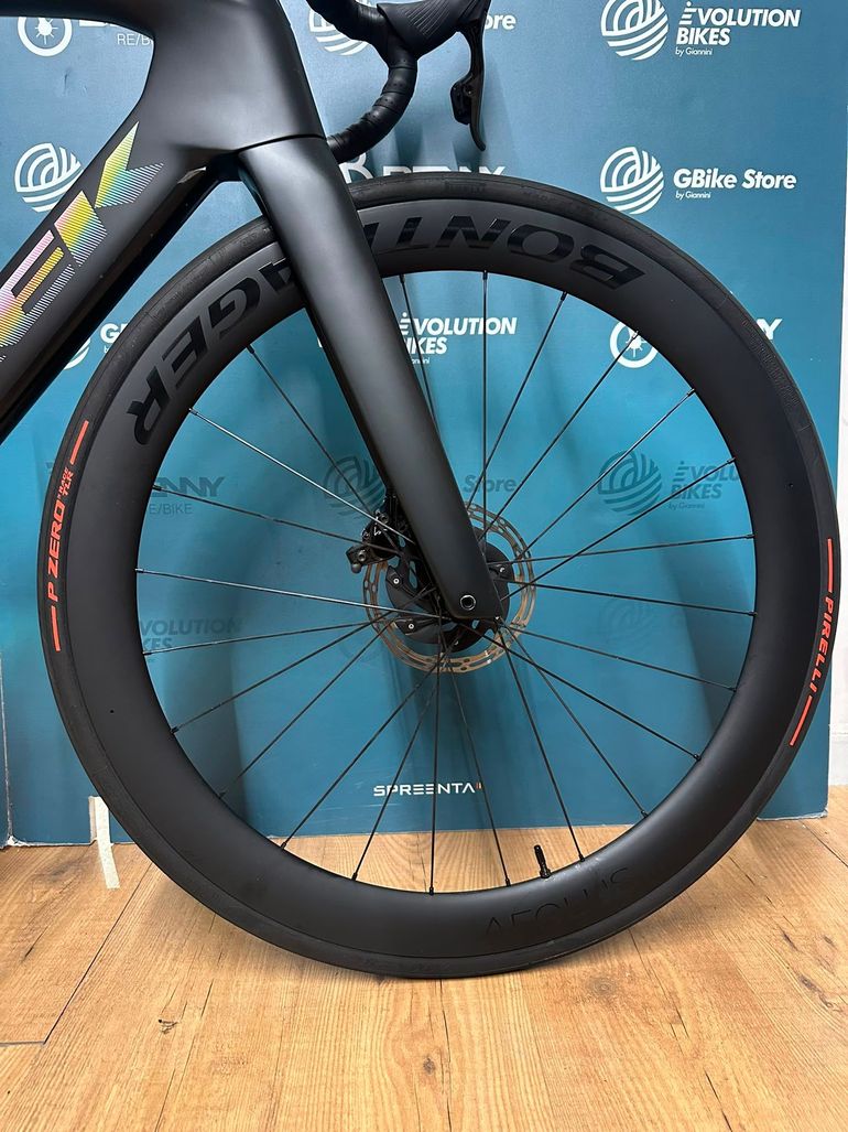 Trek Madone Slr 7 Gen 7 2024 usata — dettaglio