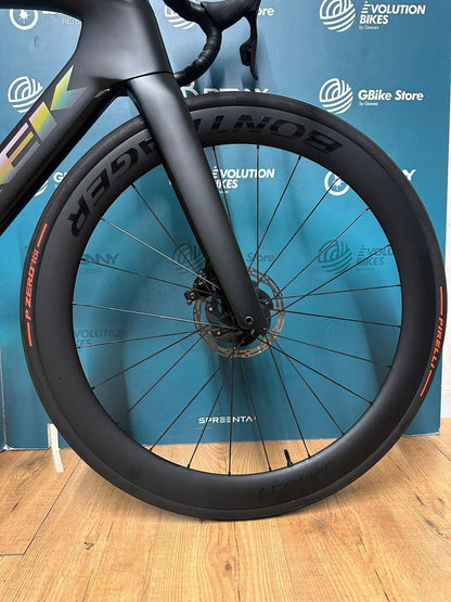 Trek Madone Slr 7 Gen 7 2024 usata — dettaglio