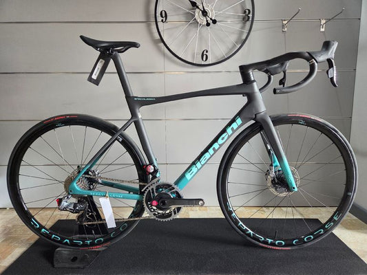 Bianchi Specialissima Rc 2023 usata — vista laterale