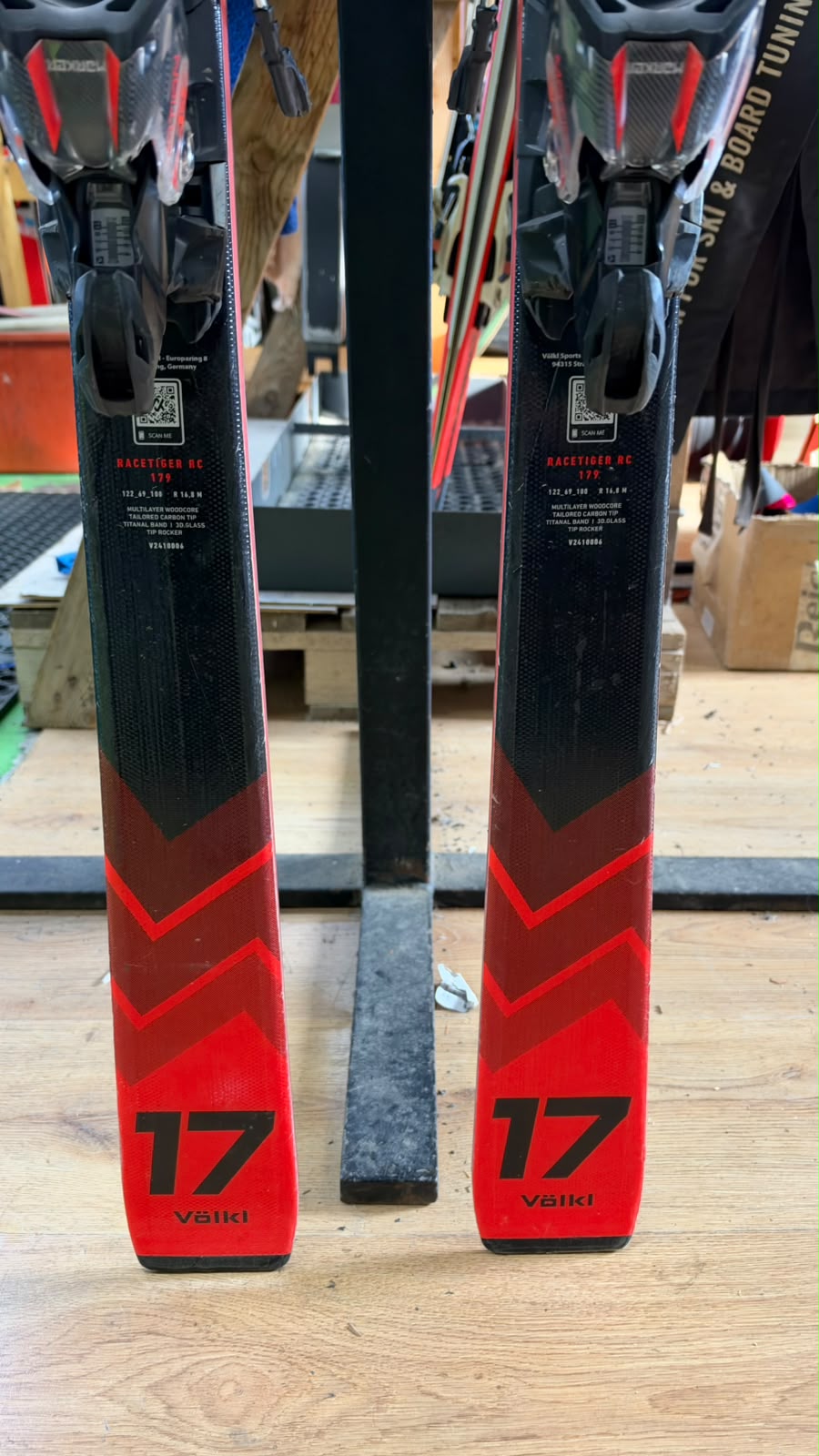Volkl Racetiger RC 2025 usato — dettaglio