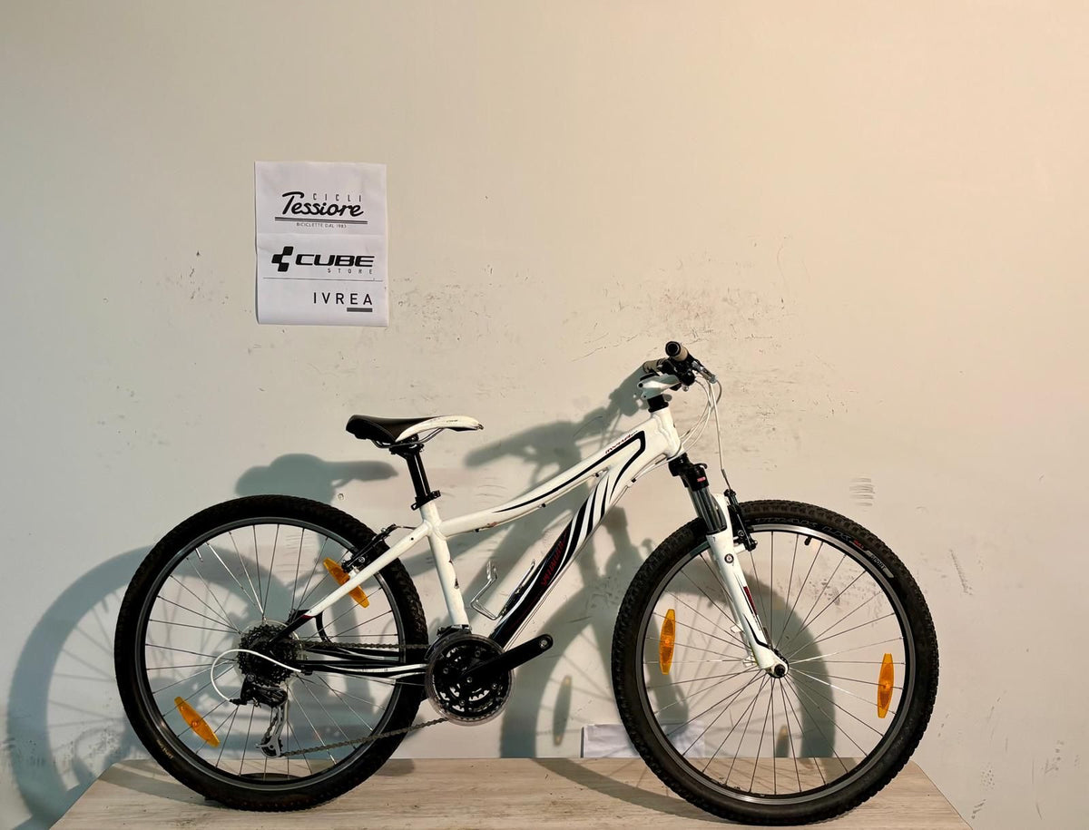 Specialized Myka 26 2015 usata — vista laterale
