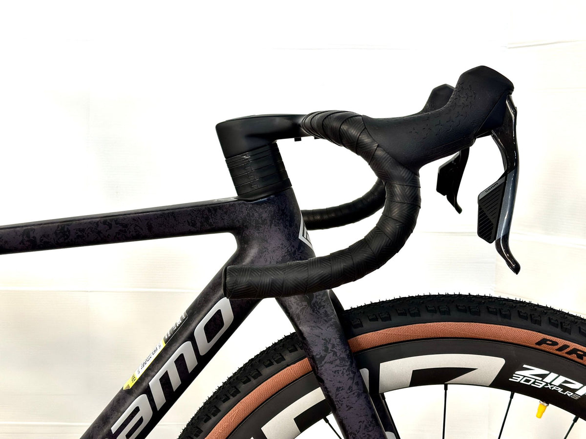 Megamo Silk 02 — gruppo Sram Rival eTap AXS, taglia S
