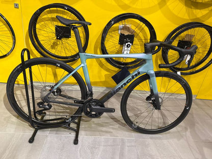 Bianchi Specialissima Pro 2024 usata — vista laterale