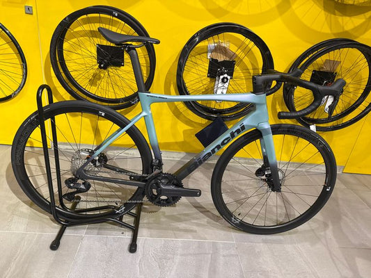 Bianchi Specialissima Pro 2024 usata — vista laterale