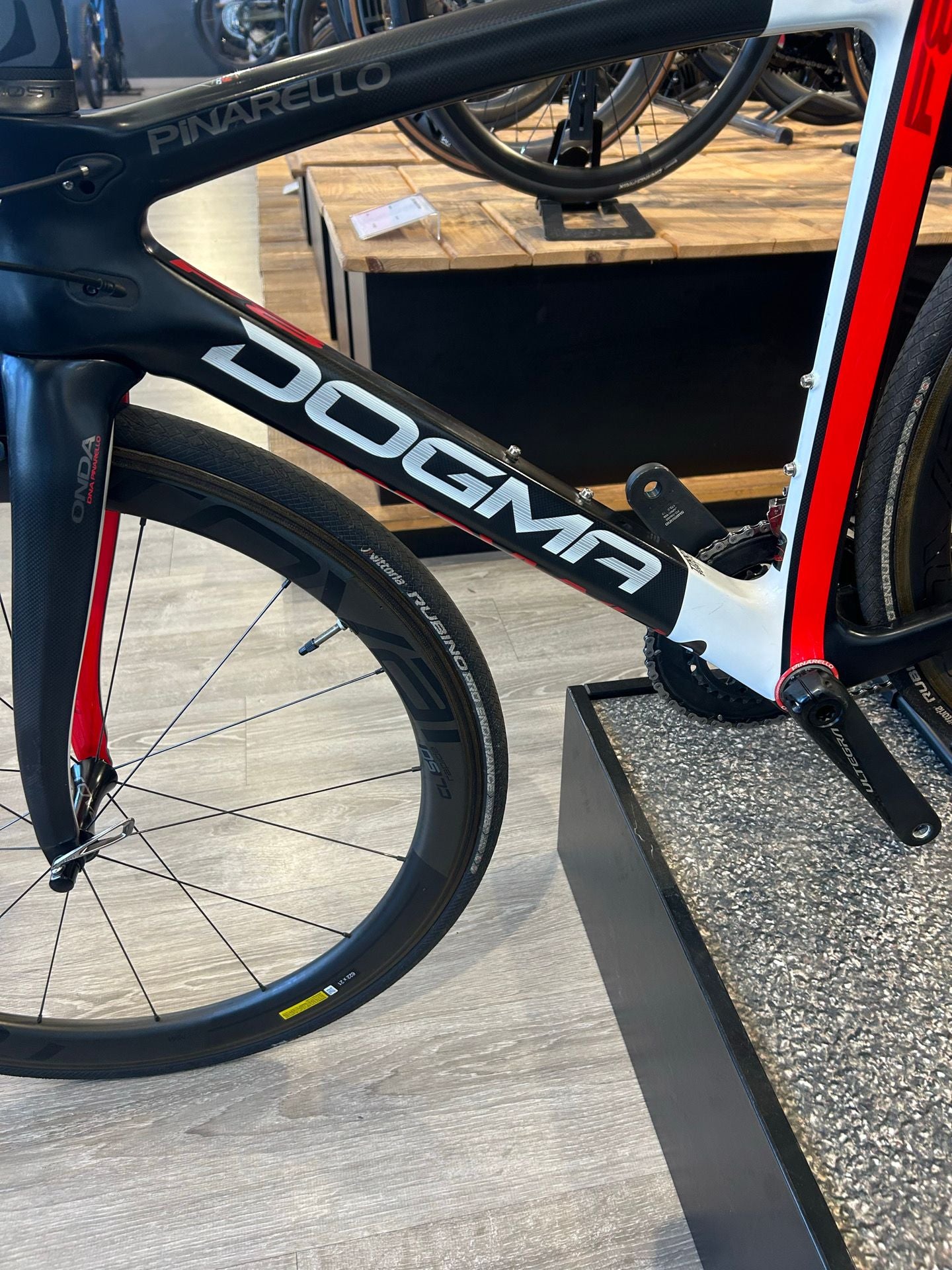 Pinarello Dogma 2019 usata — dettaglio