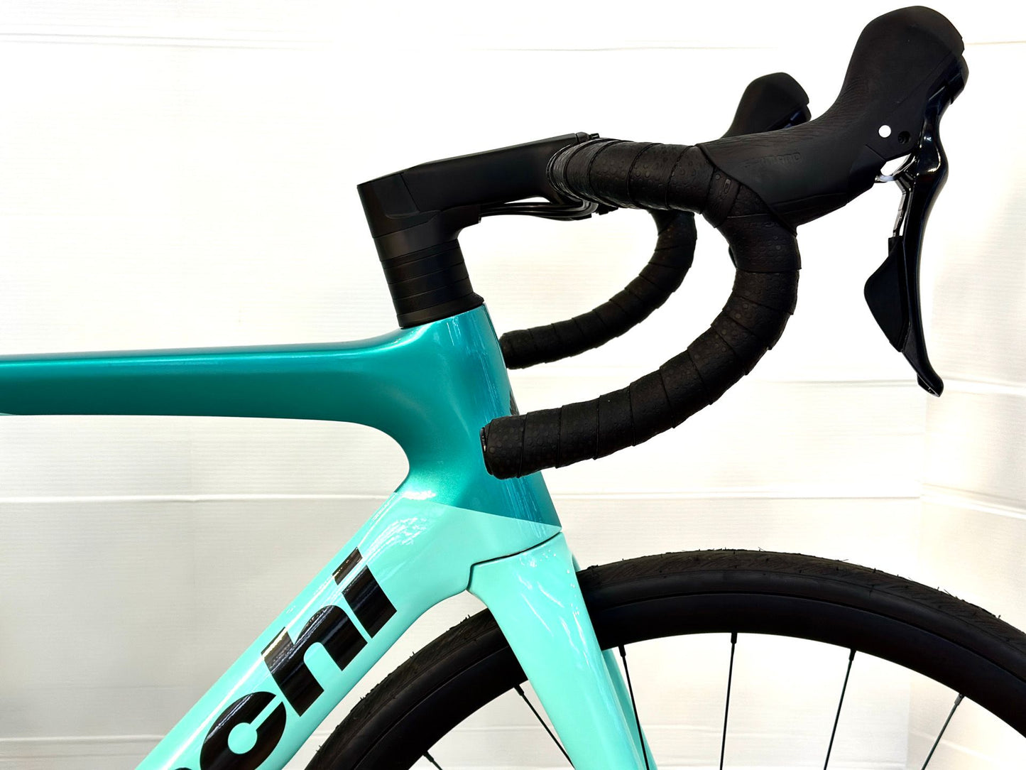 Bianchi Oltre Race — gruppo Shimano 105, taglia 55 cm