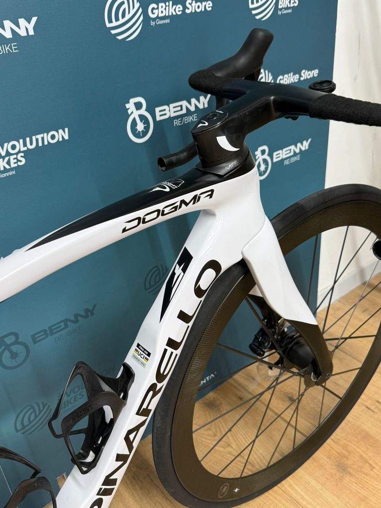 Pinarello Dogma F / Lightweight 2023 usata — dettaglio