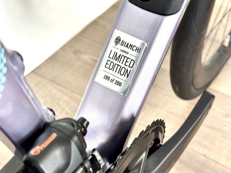 Bianchi Infinito Launch Edition — gruppo Shimano Ultegra Di2, taglia 53