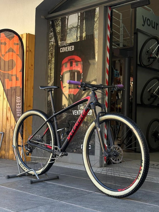 Specialized Epic Hardtail Comp 2018 usata — vista laterale