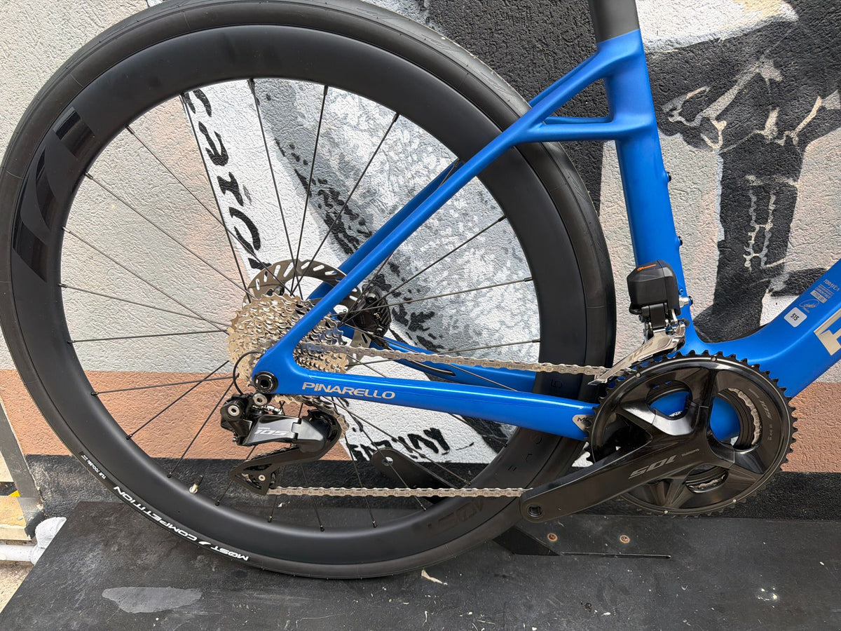 Pinarello X5 — gruppo Shimano 105 Di2, taglia 51