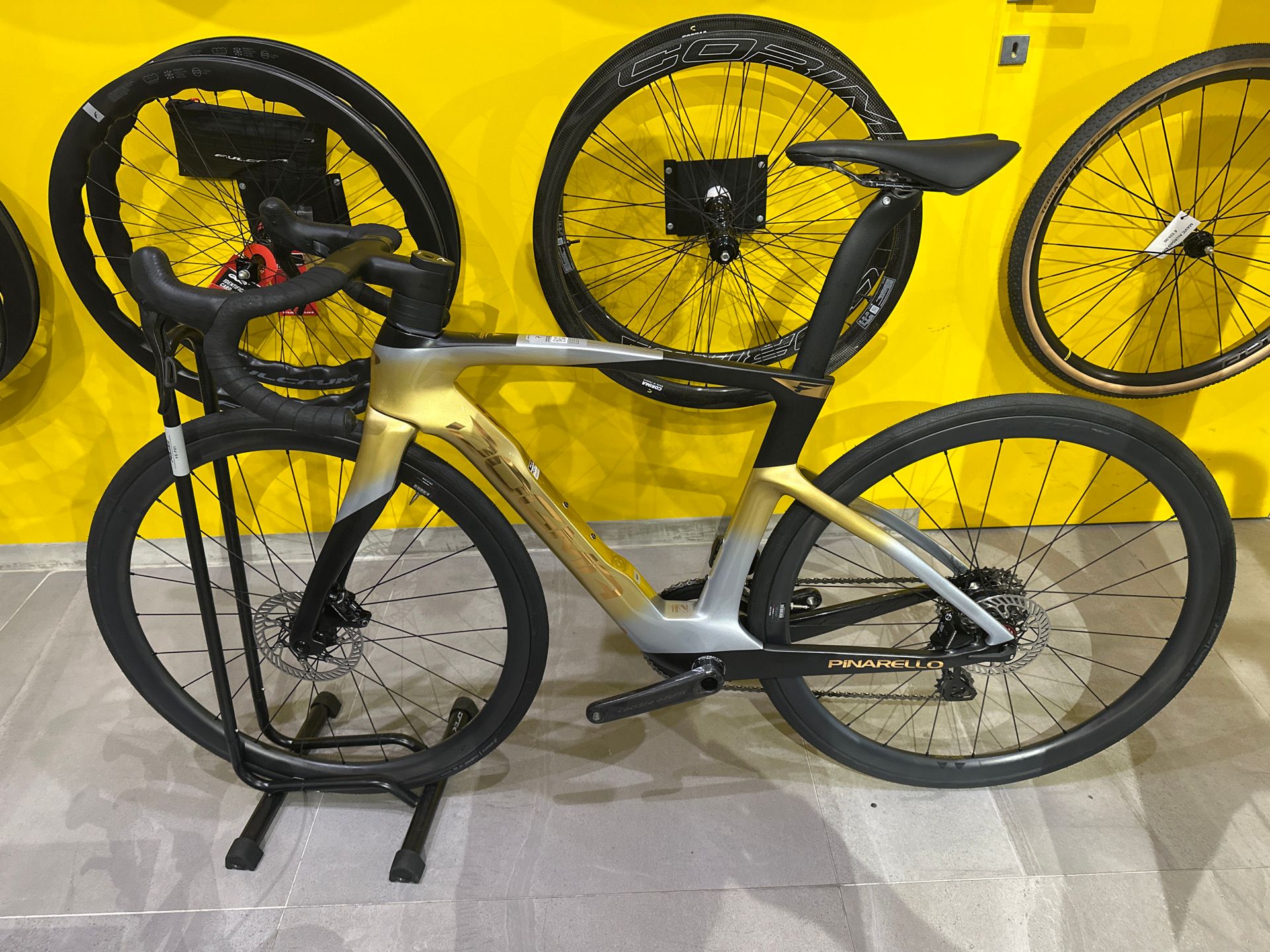 Pinarello Dogma 2027 usata — dettaglio