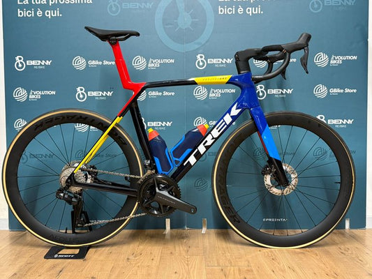 Trek Madone Slr 7 Gen 8 2026 usata — vista laterale