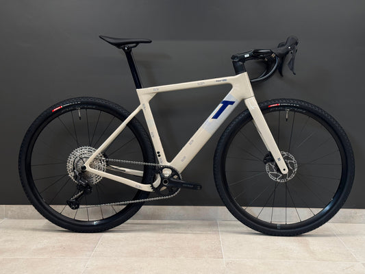 3T Primo 2 Wpnt 10th Anniversario 2027 usata — vista laterale