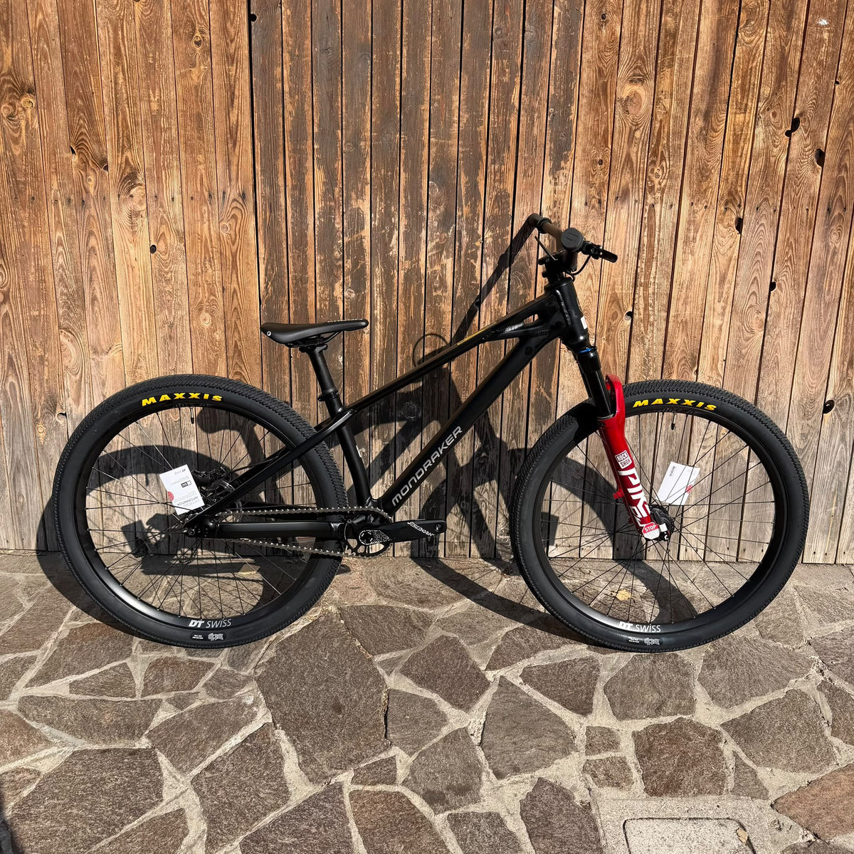 Mondraker Kaoz Dirt Jump 26 2027 usata — vista laterale