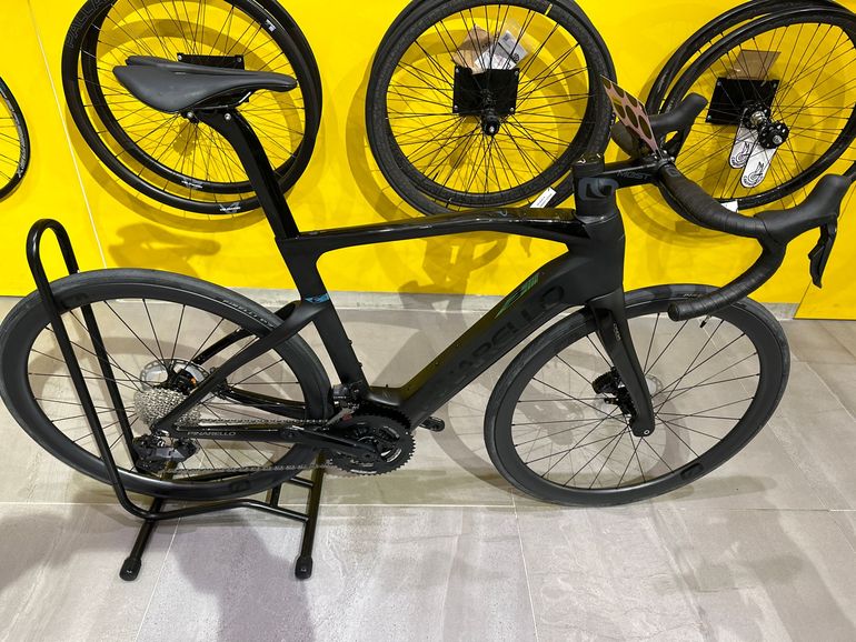 Pinarello Nytro E7 Road 2023 usata — vista laterale