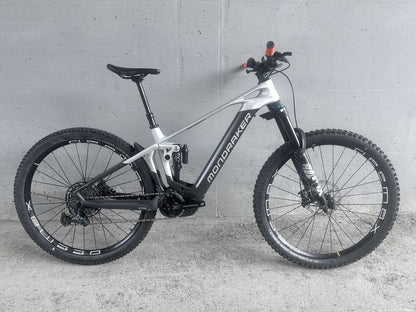 Mondraker Crafty Carbon R 2022 usata — vista laterale