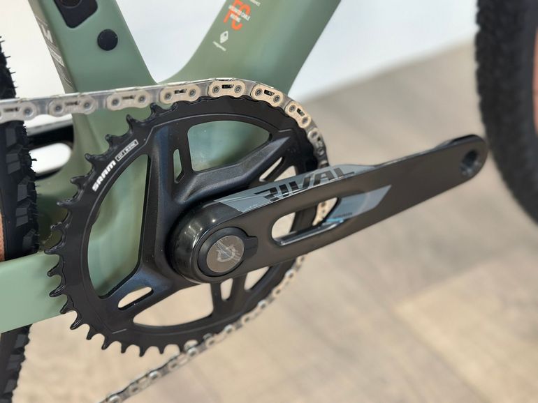 Megamo Silk 02 — gruppo SRAM Rival eTap AXS, taglia M