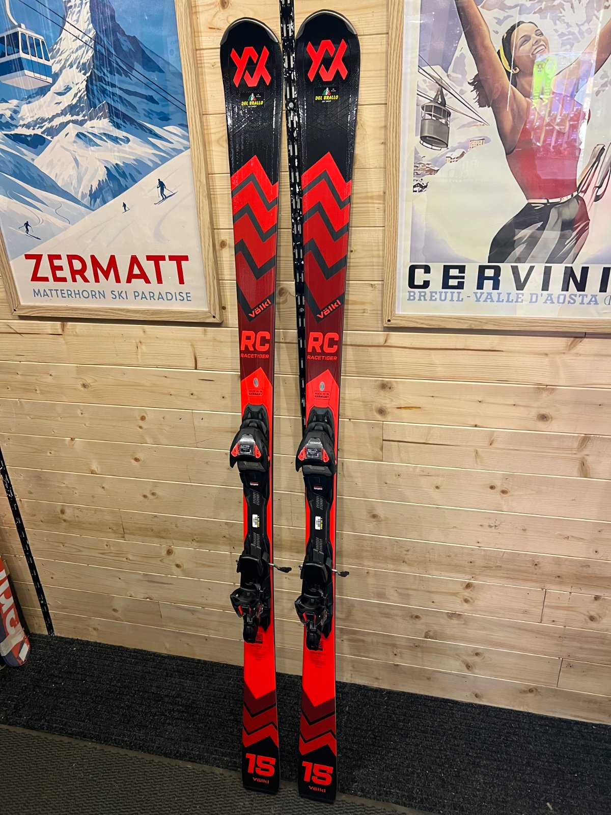 Volkl Racetiger RC Black — raggio 15.3m, waist 69mm