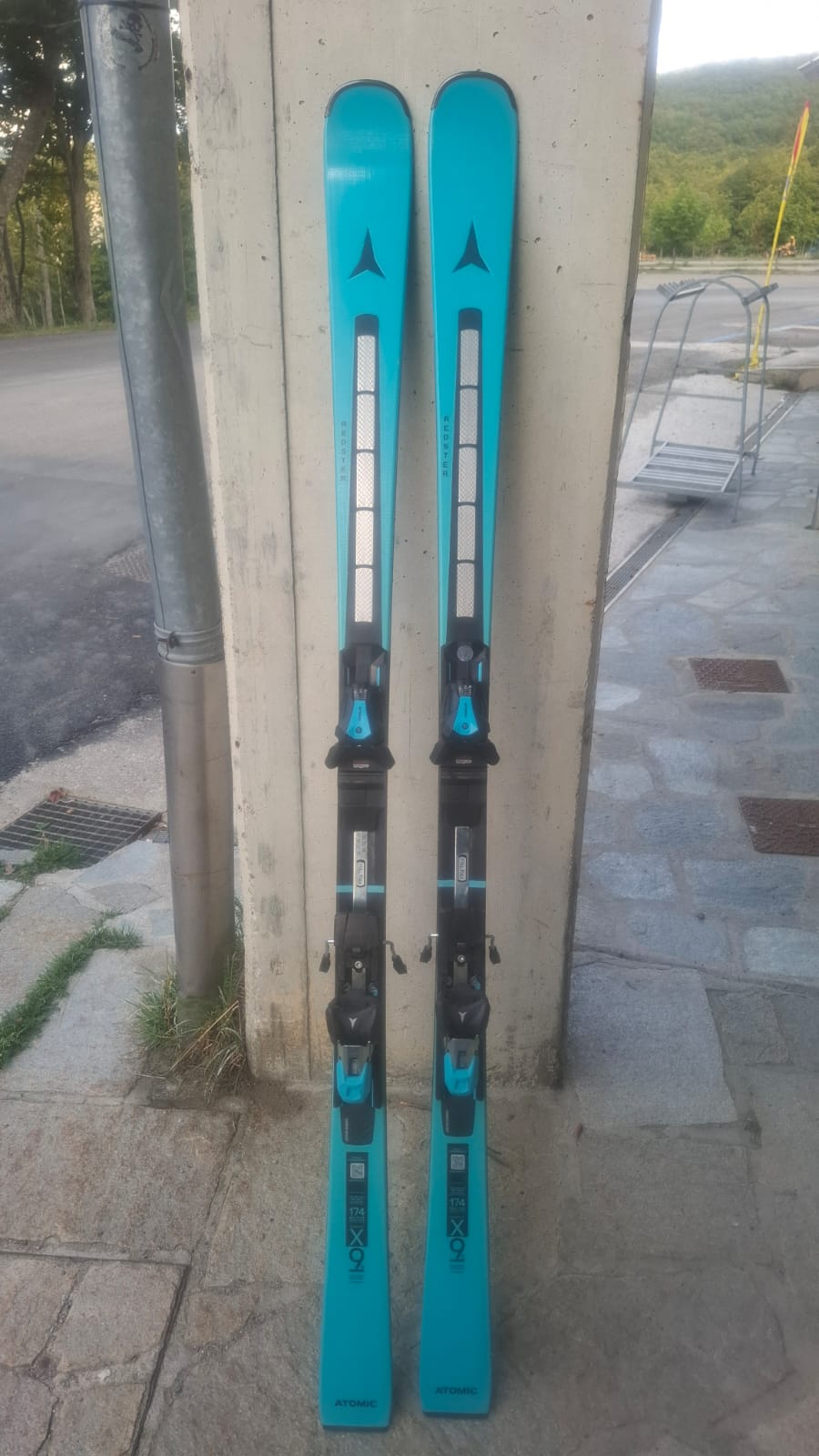 Atomic Redster X9S Revoshock S — raggio 14.8m, waist 65mm
