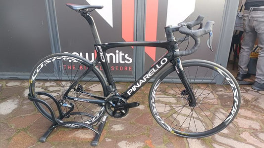 Pinarello Dogma F10 2023 usata — vista laterale