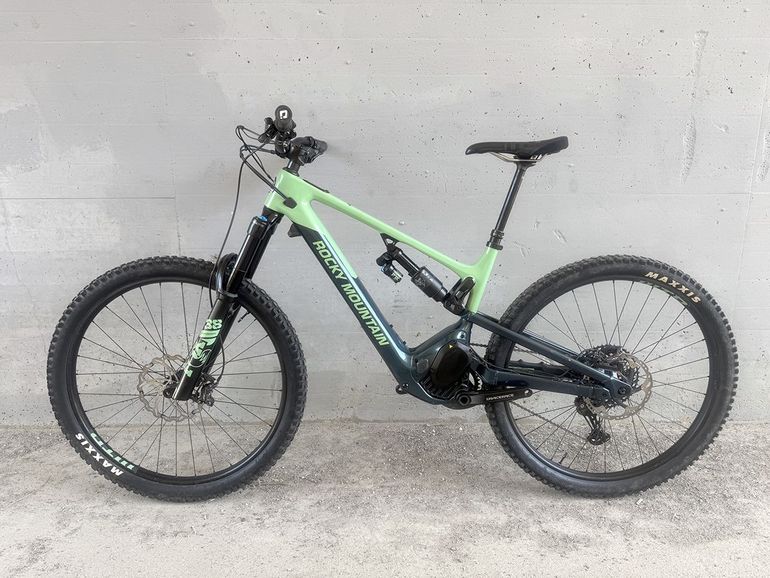 Rocky Mountain Altitude Powerplay Carbon 70 — gruppo Shimano Deore XT, taglia L