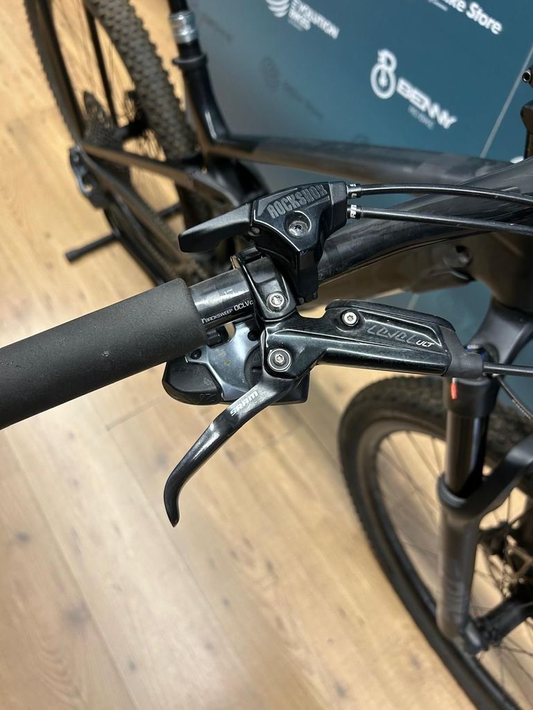 Trek Top Fuel 2023 usata — dettaglio