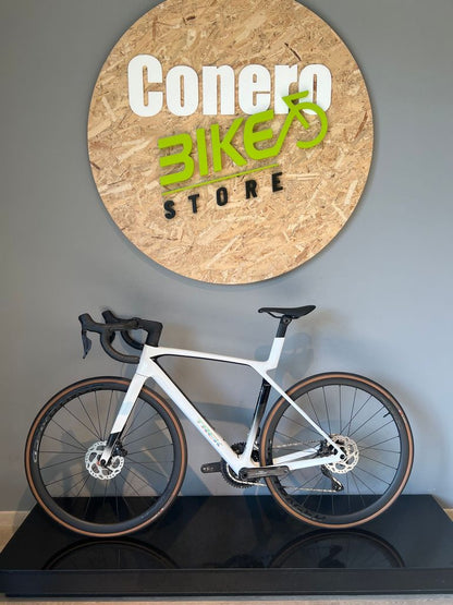 Trek Madone Sl 6 Gen 8 — gruppo Shimano 105 Di2, taglia M
