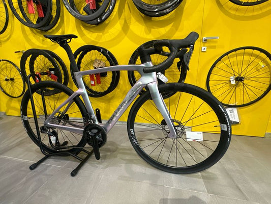 Pinarello F3 2026 usata — vista laterale