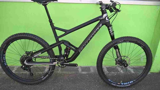 Cannondale Jekyll Hi-Mod Carbon 2 usata — vista laterale
