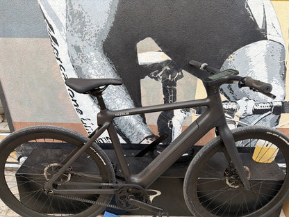 Tezeus Custom usata — vista laterale